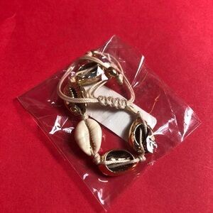 Gold and cream Puka shell bracelet 🤍💛​​​​​​​​​​​​​​​​​​​​​​